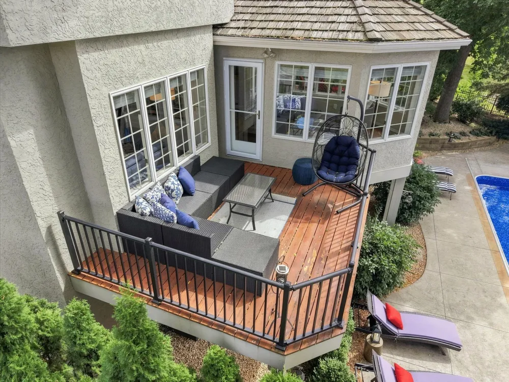 9486 Olympia Drive Eden Prairie, MN 55347