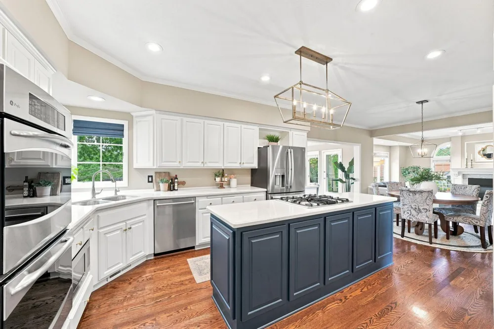9486 Olympia Drive Eden Prairie, MN 55347