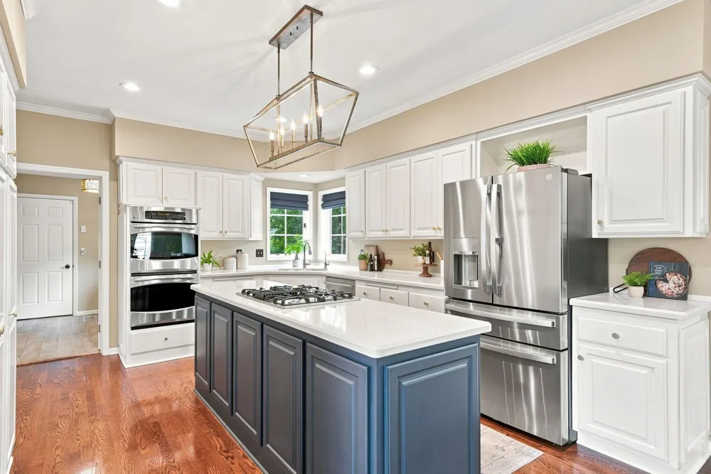 9486 Olympia Drive Eden Prairie, MN 55347