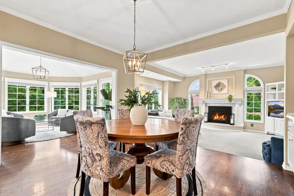 9486 Olympia Drive Eden Prairie, MN 55347