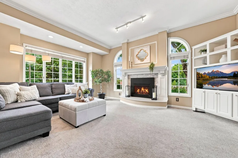 9486 Olympia Drive Eden Prairie, MN 55347