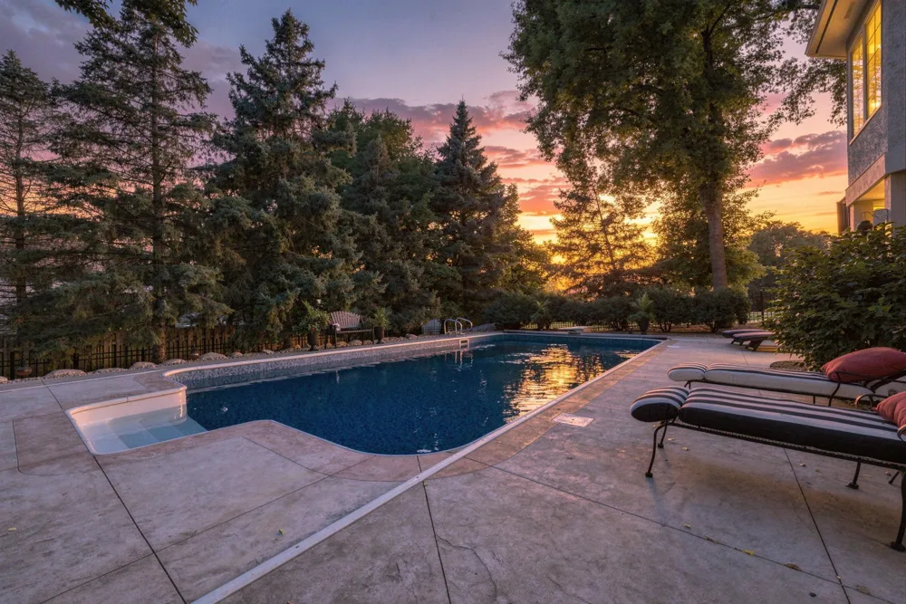 9486 Olympia Drive Eden Prairie, MN 55347
