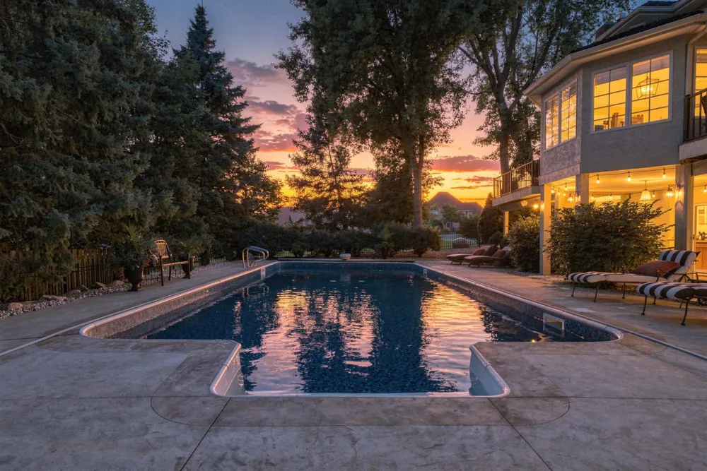 9486 Olympia Drive Eden Prairie, MN 55347