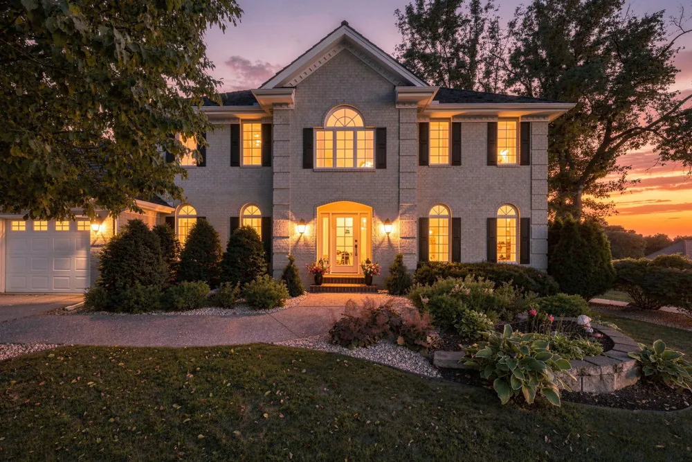 9486 Olympia Drive Eden Prairie, MN 55347
