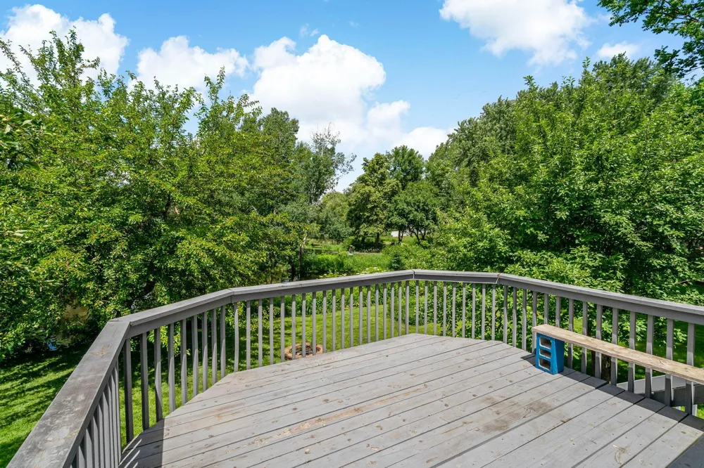 18920 27th Avenue Plymouth, MN 55447