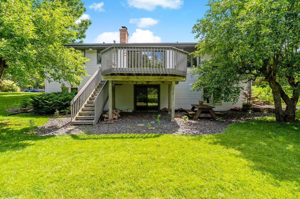 18920 27th Avenue Plymouth, MN 55447