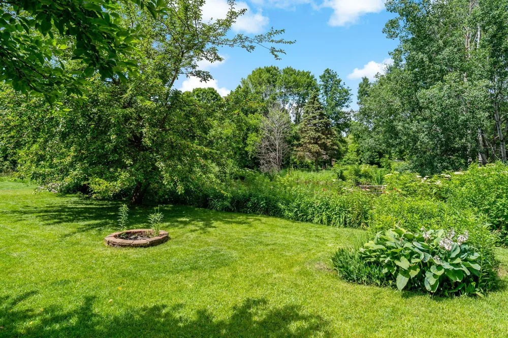 18920 27th Avenue Plymouth, MN 55447