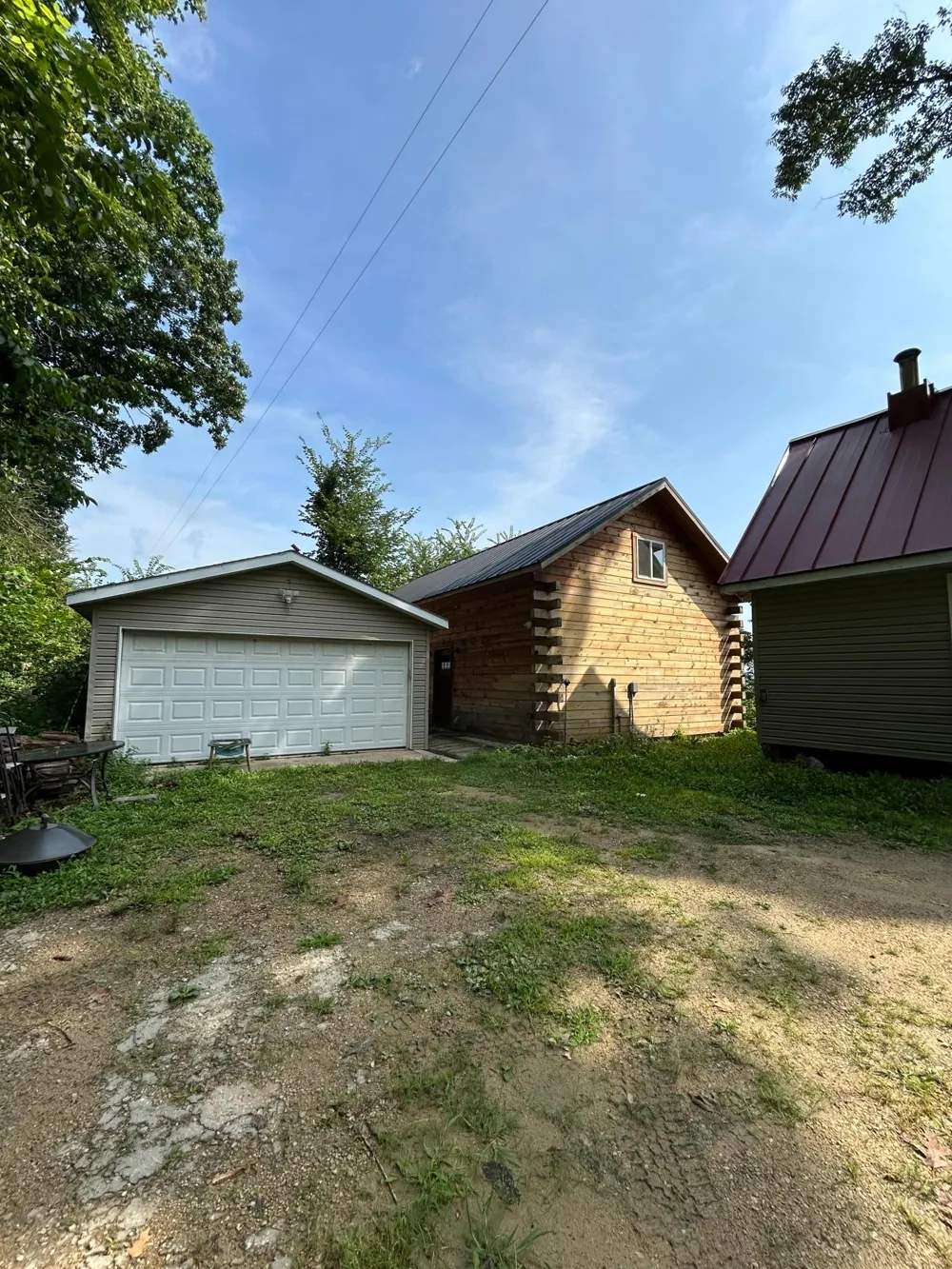 911 Mississippi Lane Brownsville, MN 55919
