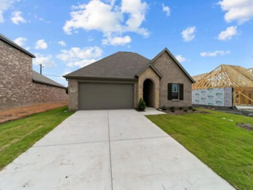 553 Hickory Ridge Van Alstyne, TX 75495