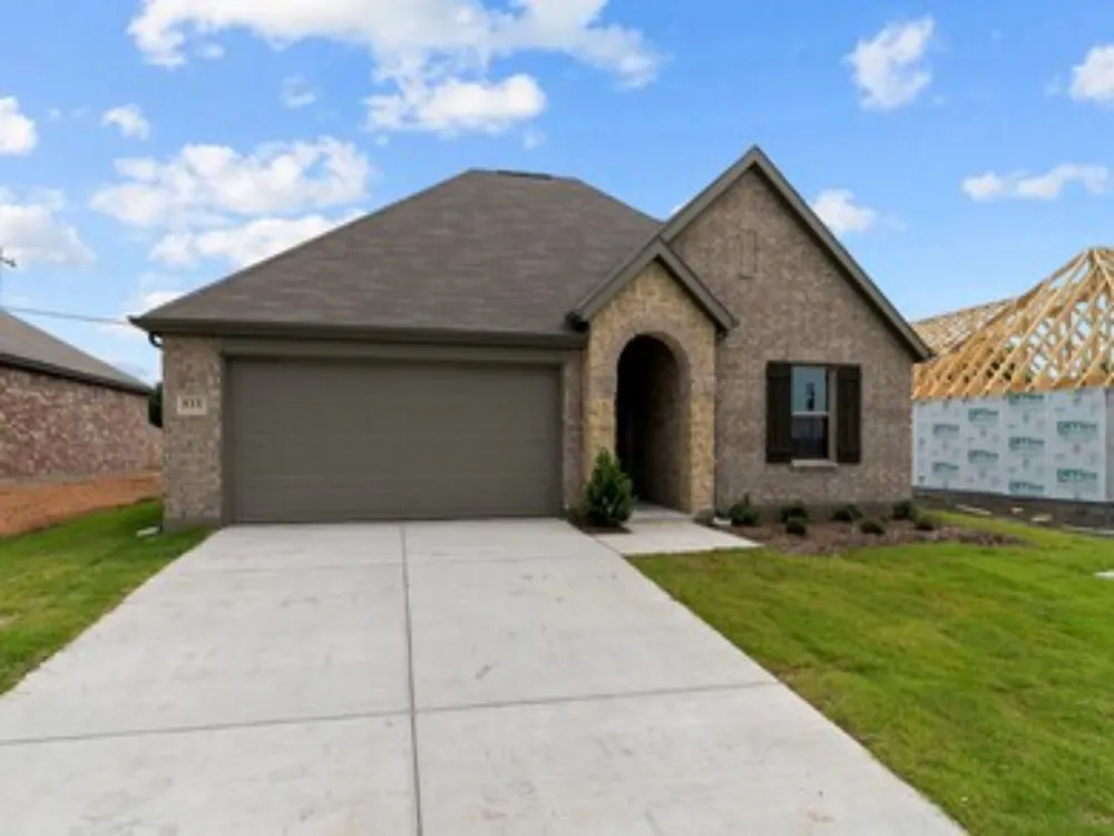 553 Hickory Ridge Van Alstyne, TX 75495