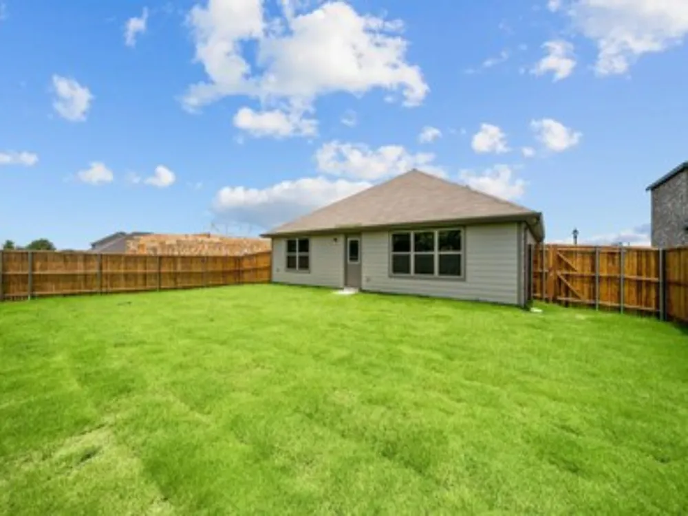 553 Hickory Ridge Van Alstyne, TX 75495