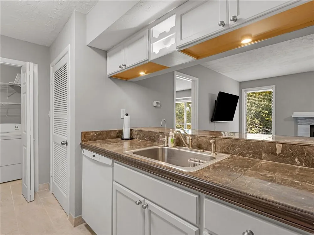 903 Tuxworth Circle Decatur, GA 30033