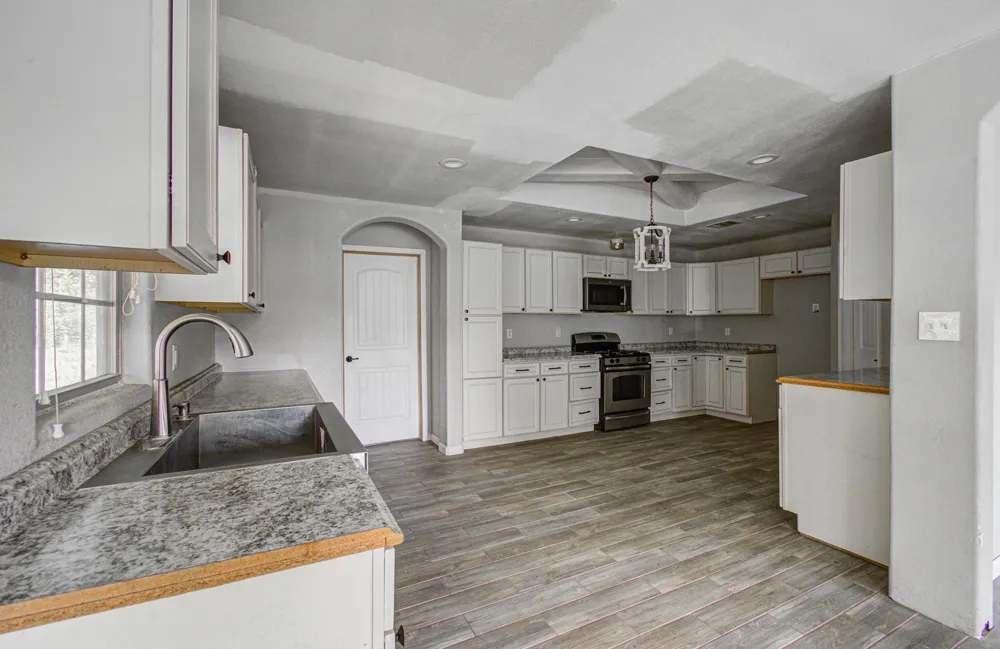 1499 County Road 393b Alvin, TX 77511