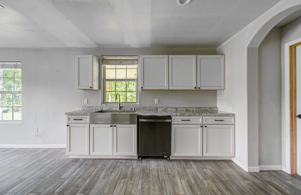 1499 County Road 393b Alvin, TX 77511