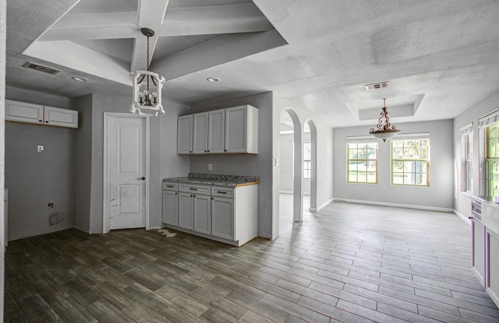 1499 County Road 393b Alvin, TX 77511
