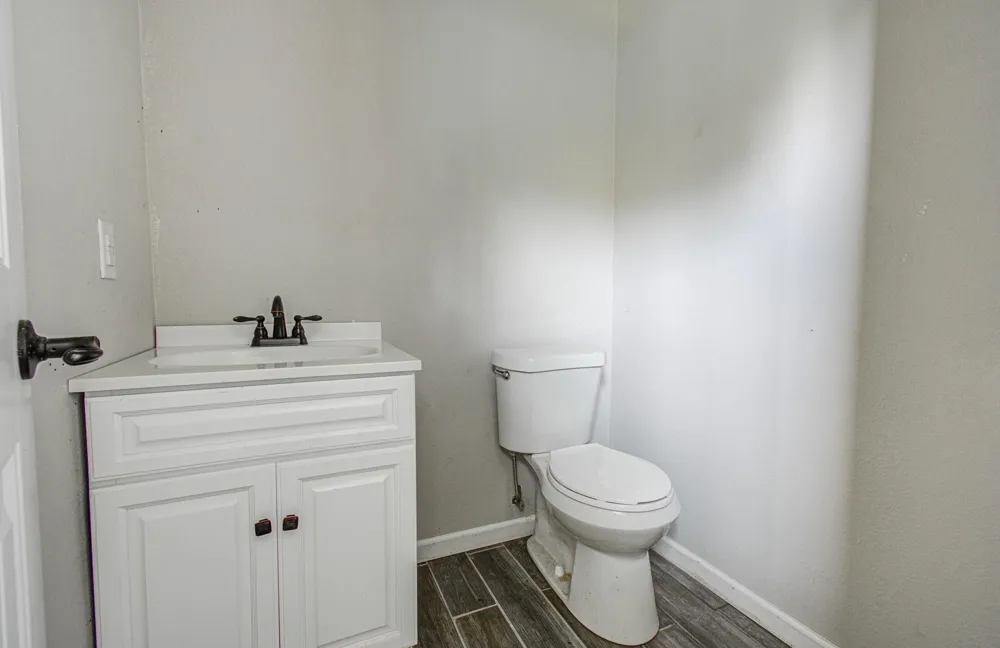 1499 County Road 393b Alvin, TX 77511