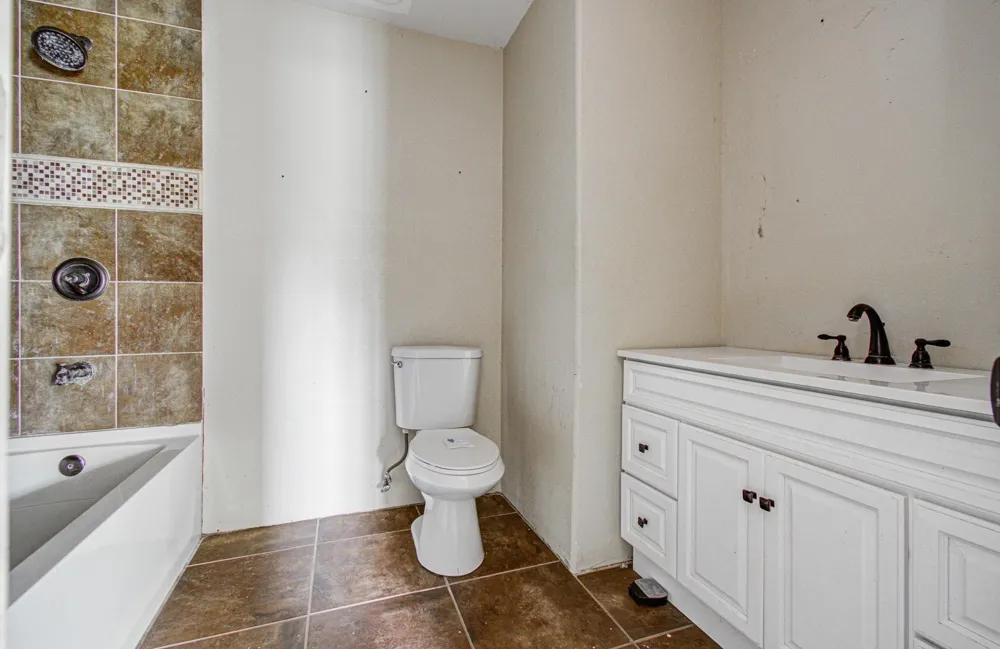 1499 County Road 393b Alvin, TX 77511