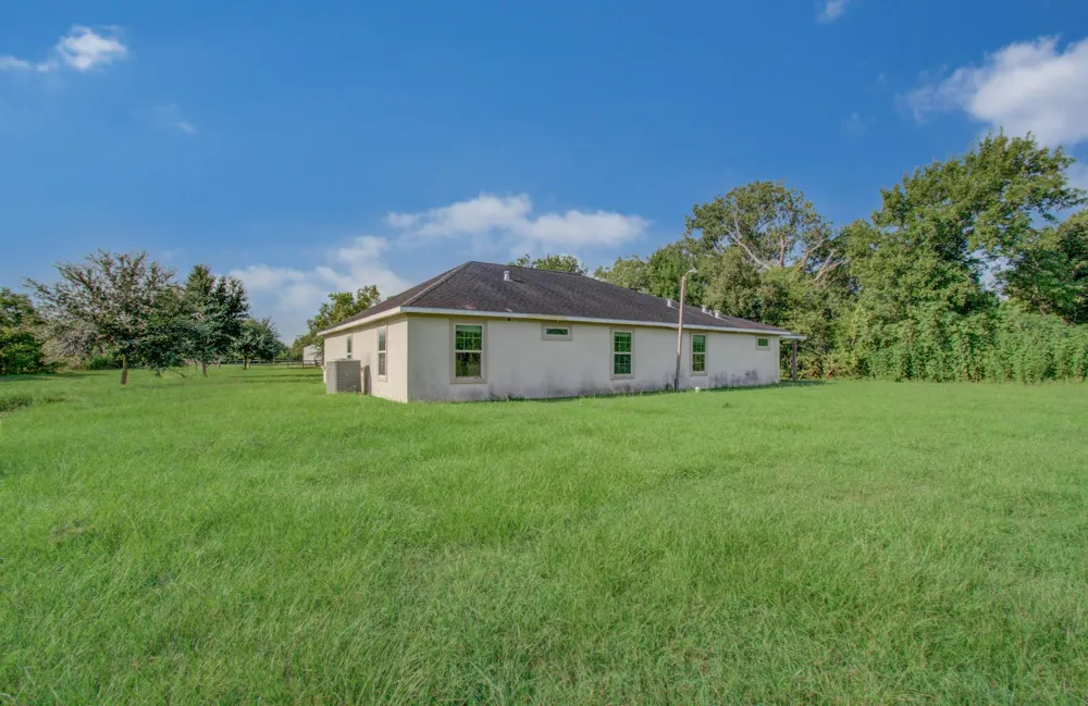 1499 County Road 393b Alvin, TX 77511