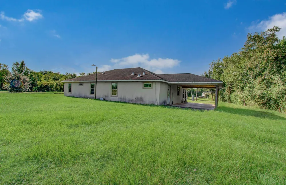 1499 County Road 393b Alvin, TX 77511