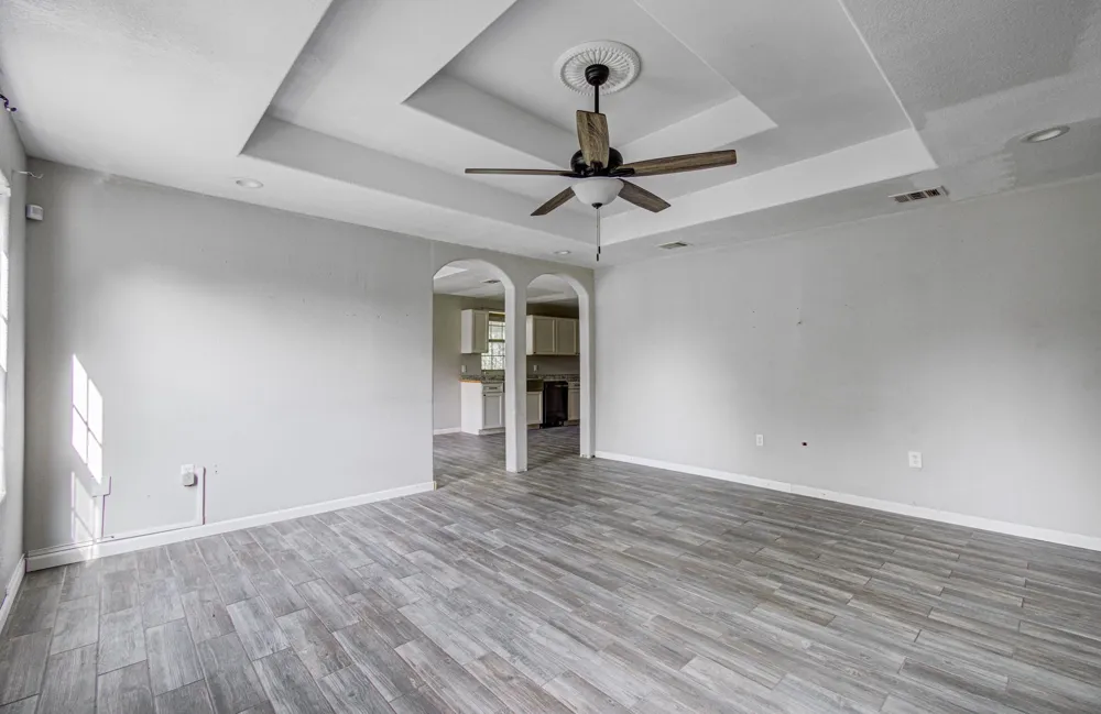 1499 County Road 393b Alvin, TX 77511