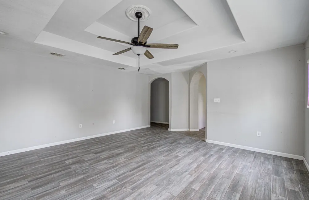 1499 County Road 393b Alvin, TX 77511