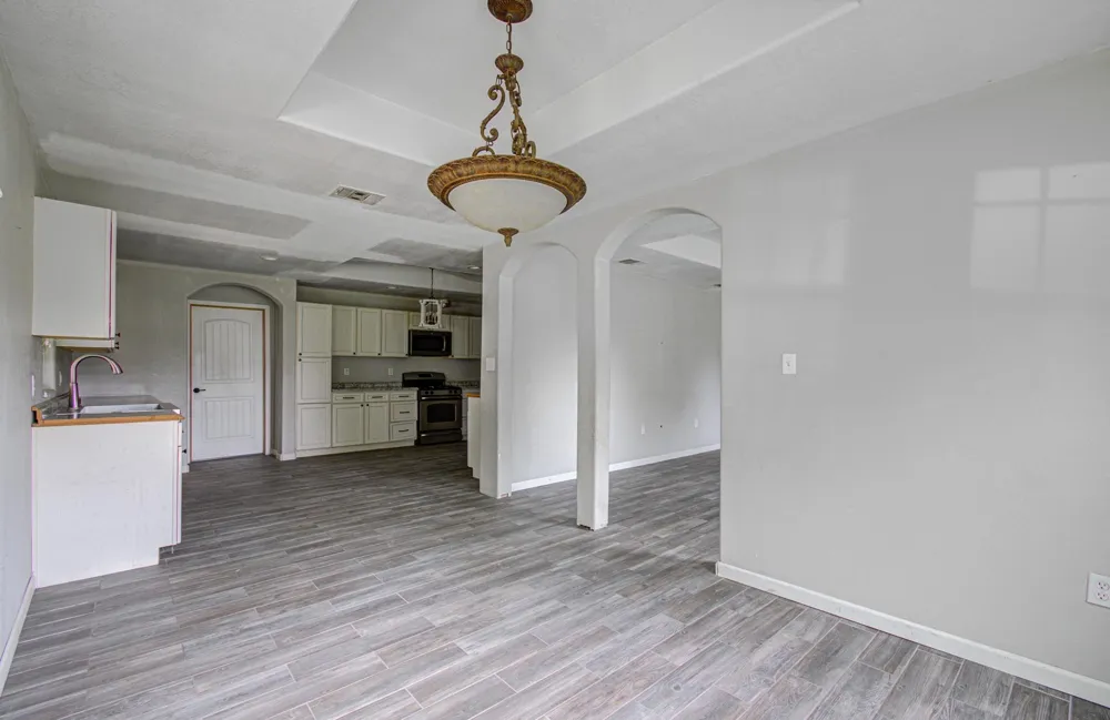 1499 County Road 393b Alvin, TX 77511