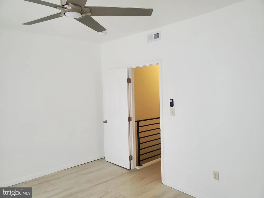 6040 OGONTZ Philadelphia, PA 19140