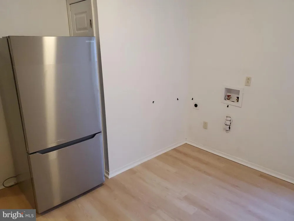6040 OGONTZ Philadelphia, PA 19140