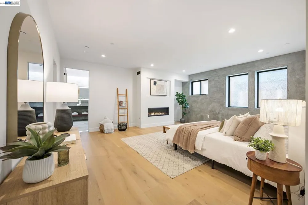 5883 Margarido Dr Oakland, CA 94618
