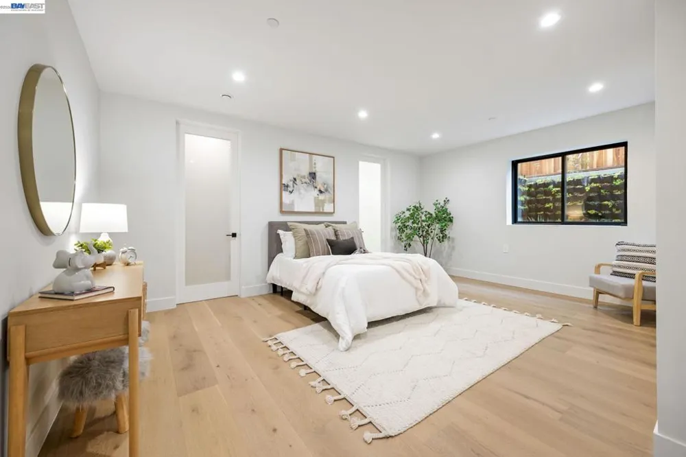 5883 Margarido Dr Oakland, CA 94618