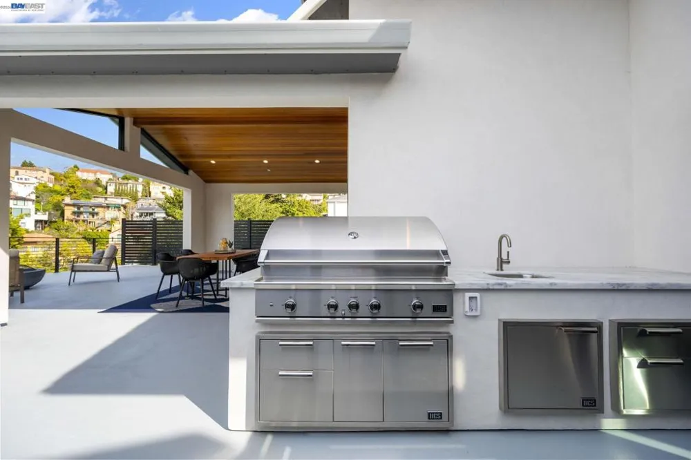 5883 Margarido Dr Oakland, CA 94618
