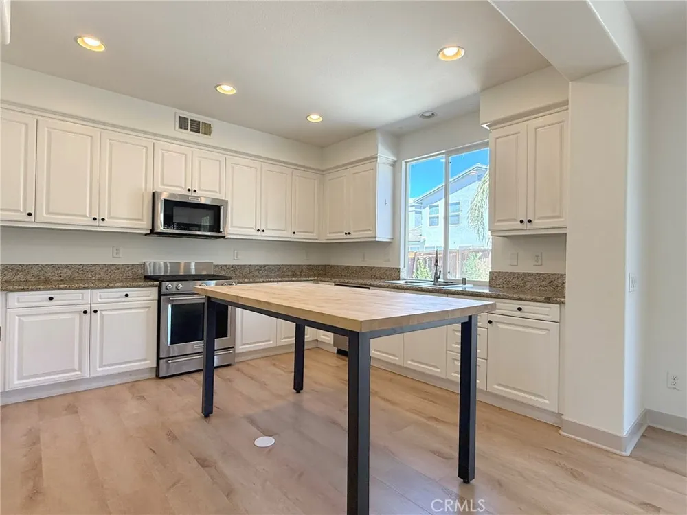 28910 Newport Temecula, CA 92591