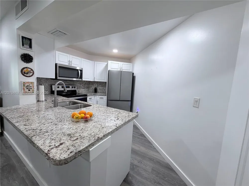 9731 Fontainebleau Blvd #F108 Miami, FL 33172