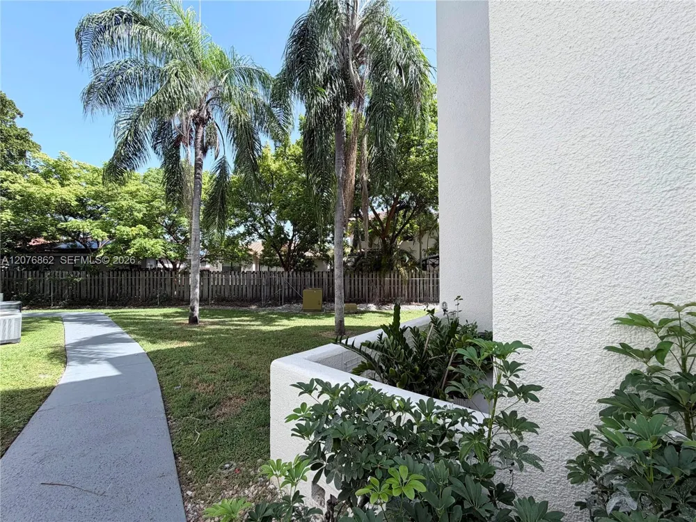 9731 Fontainebleau Blvd #F108 Miami, FL 33172