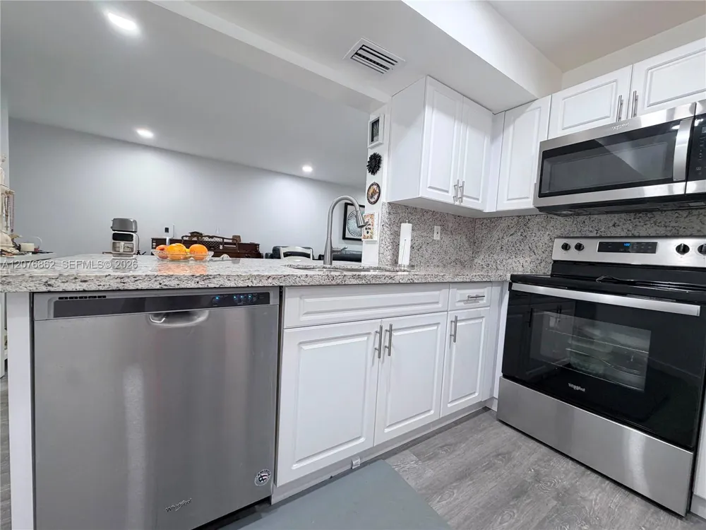9731 Fontainebleau Blvd #F108 Miami, FL 33172