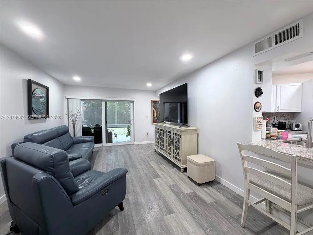 9731 Fontainebleau Blvd #F108 Miami, FL 33172
