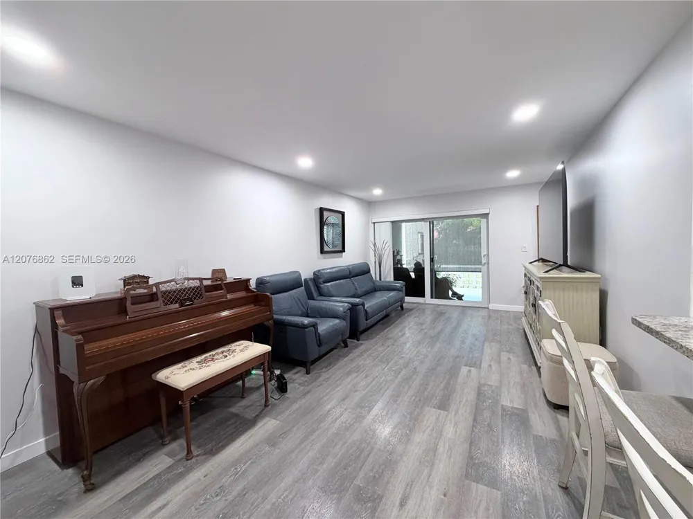 9731 Fontainebleau Blvd #F108 Miami, FL 33172