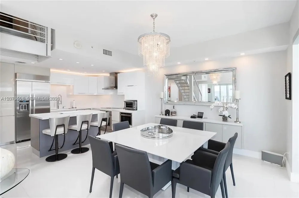 60 SW 13th St #5210 Miami, FL 33130