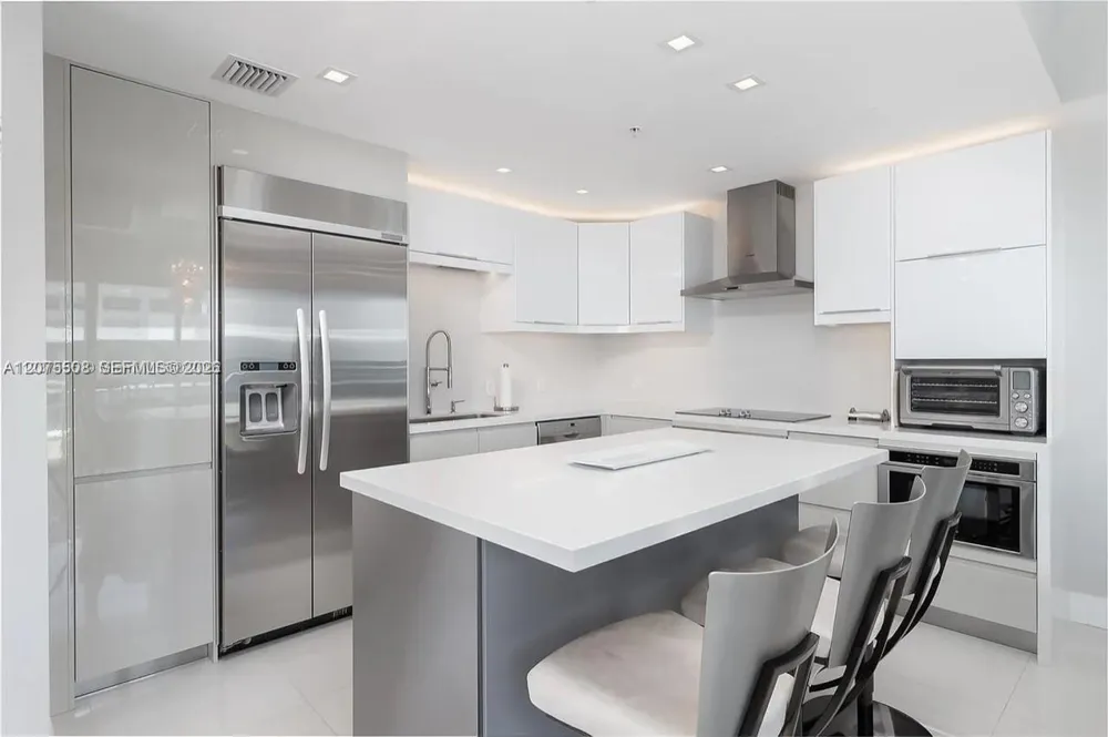 60 SW 13th St #5210 Miami, FL 33130