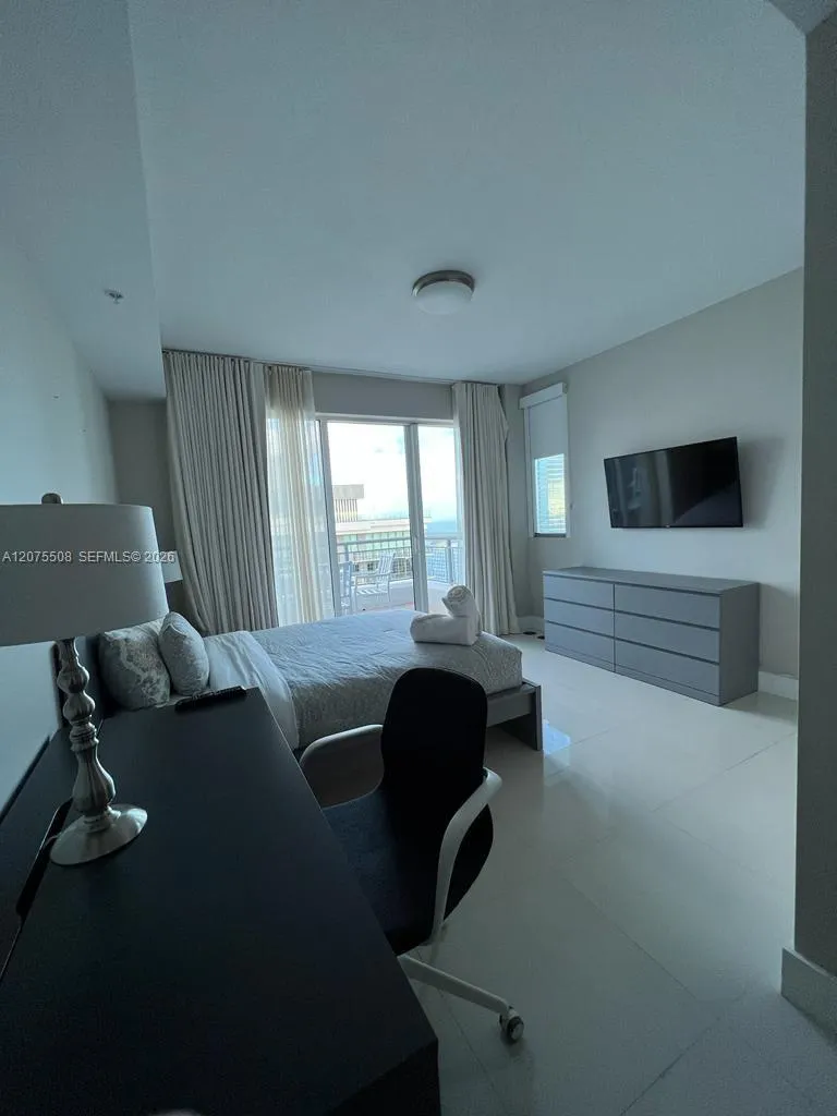 60 SW 13th St #5210 Miami, FL 33130
