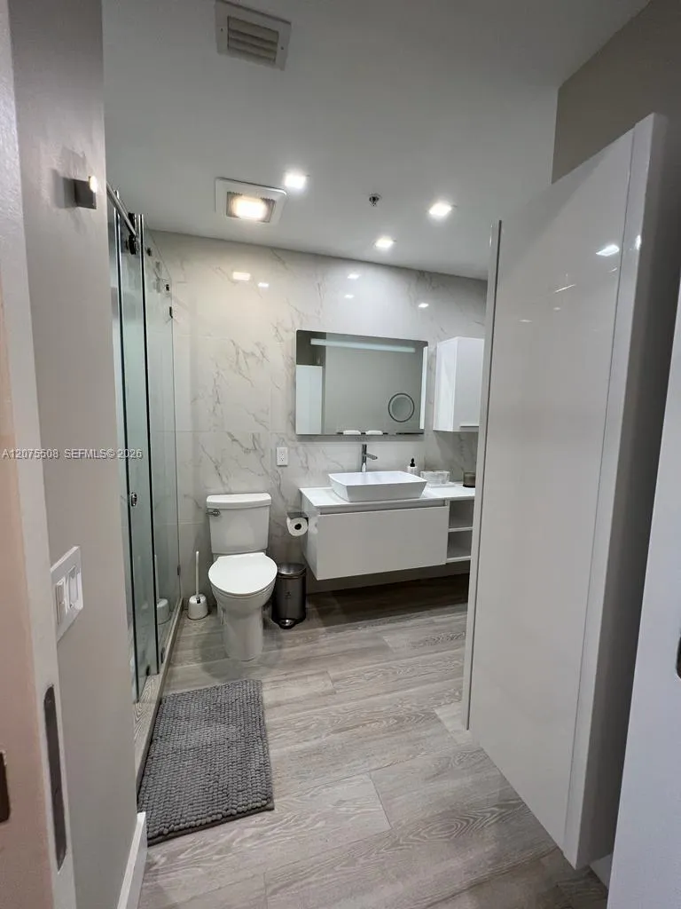 60 SW 13th St #5210 Miami, FL 33130