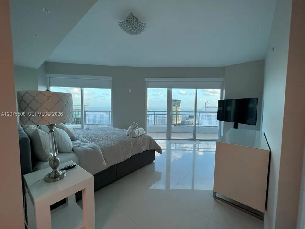 60 SW 13th St #5210 Miami, FL 33130
