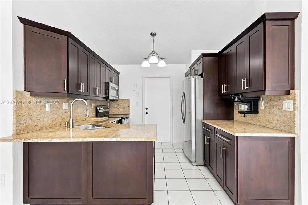 19181 NW 89th Ave #1 Hialeah, FL 33018