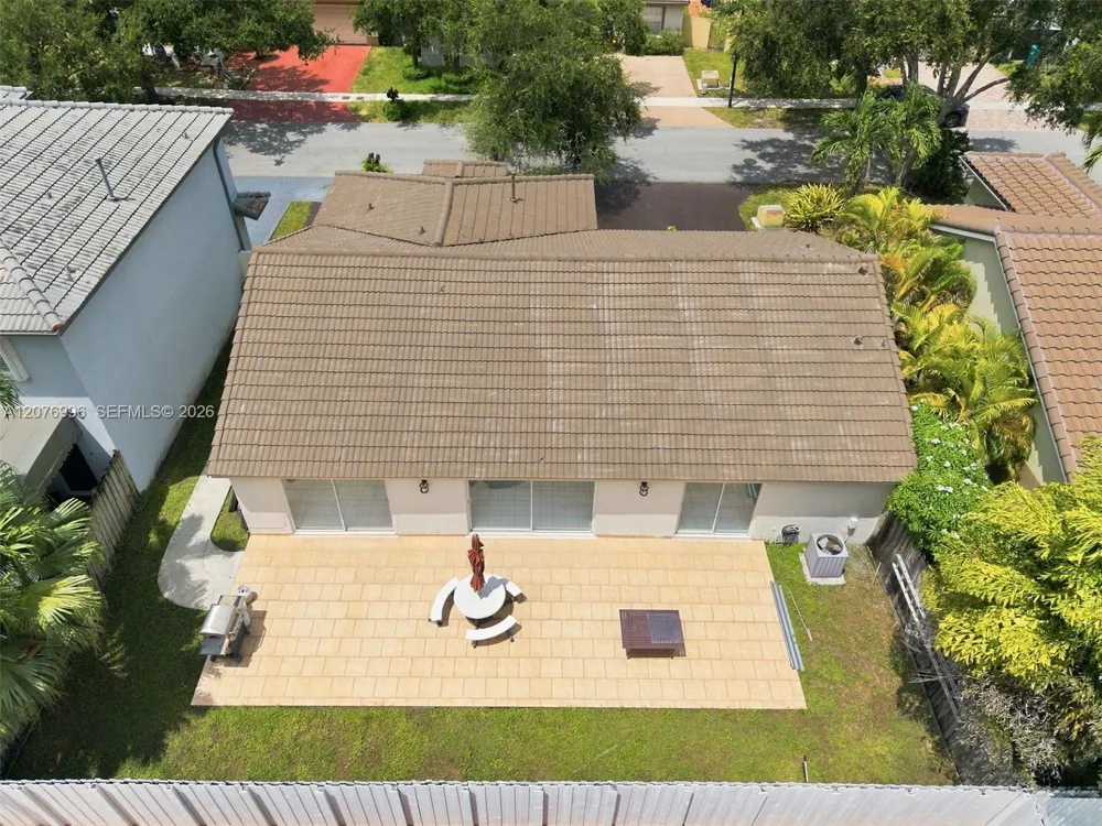 19181 NW 89th Ave #1 Hialeah, FL 33018