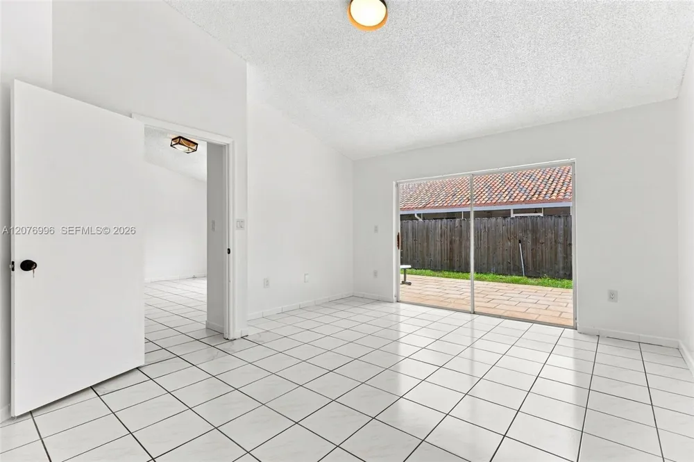 19181 NW 89th Ave #1 Hialeah, FL 33018