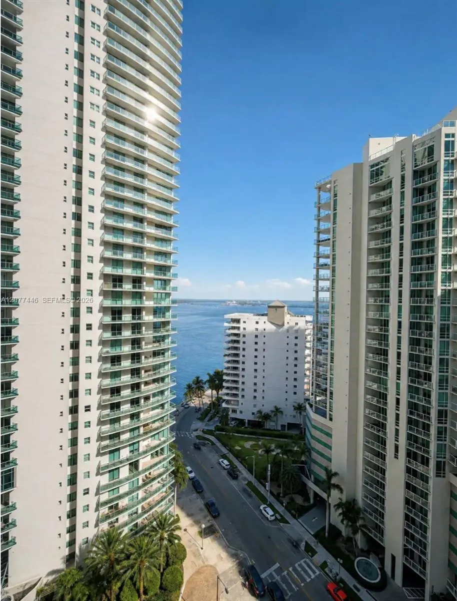 1300 Brickell Bay Dr #1807 Miami, FL 33131