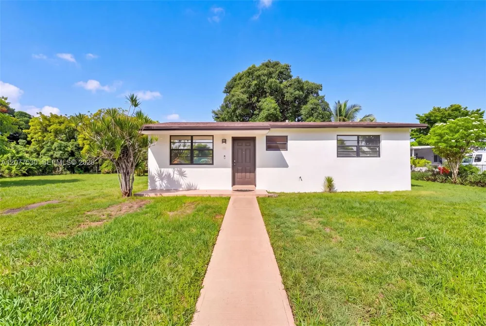19721 SW 114th Ct Miami, FL 33157