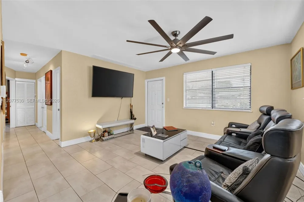 19721 SW 114th Ct Miami, FL 33157