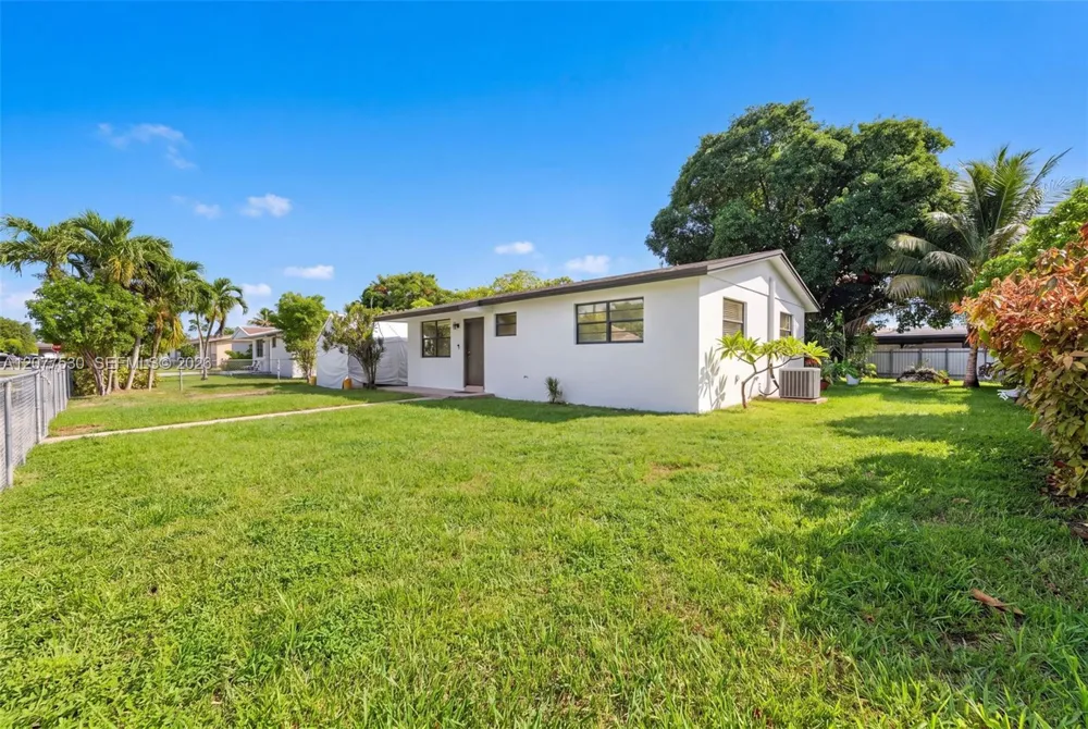 19721 SW 114th Ct Miami, FL 33157