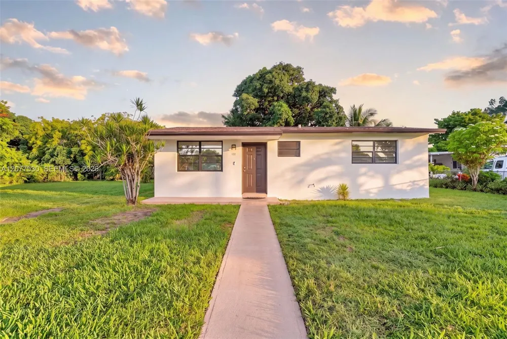 19721 SW 114th Ct Miami, FL 33157